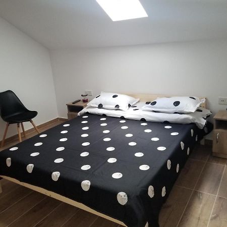 Autentic Adorabil Apartment Albestii Paminteni ภายนอก รูปภาพ