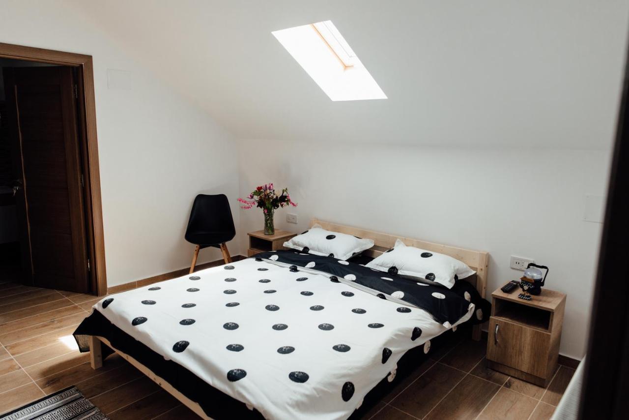 Autentic Adorabil Apartment Albestii Paminteni ภายนอก รูปภาพ