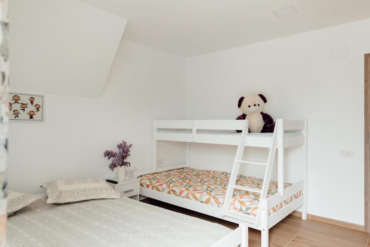 Autentic Adorabil Apartment Albestii Paminteni ภายนอก รูปภาพ