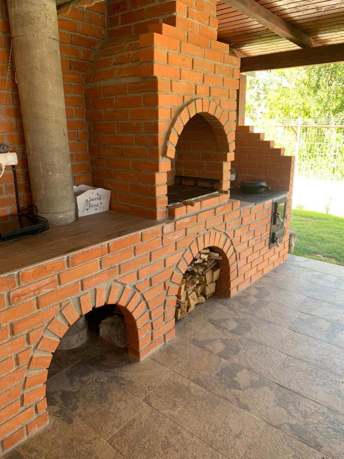 Autentic Adorabil Apartment Albestii Paminteni ภายนอก รูปภาพ