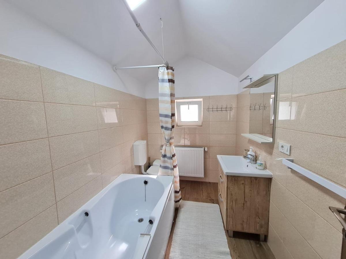 Autentic Adorabil Apartment Albestii Paminteni ภายนอก รูปภาพ